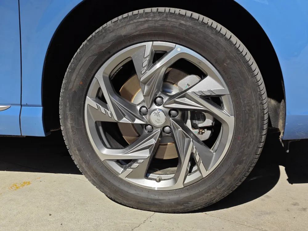 hongqi-HS3-phev-wheels